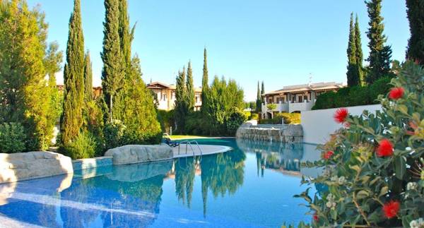 2 bedroom Apartment Assia with communal pool Aphrodite Hills Resort