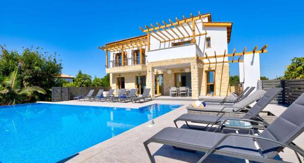 Beautiful villa with great outside space - Meo Aphrodite Hills Resort