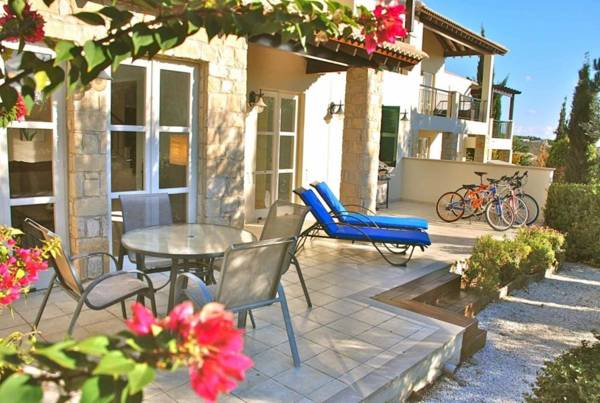 Villa Nefeli - charming townhouse in the heart of Aphrodite Hills Resort