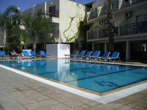 Pavlinia Hotel & Apartments