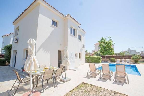 Villa Thekla - Modern 3 Bedroom Ayia Thekla Villa with Pool - Close to the Beach