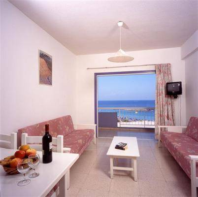 Astreas Beach Hotel Apartments