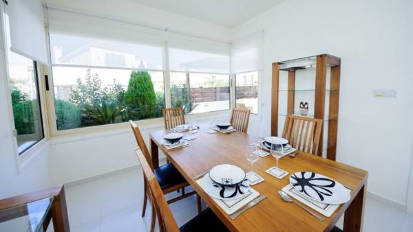 Pernera Holiday Villa 015