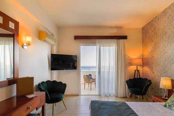 Cavo Zoe Seaside Hotel