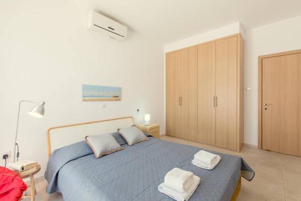 UNDER THE PASSION FRUIT TREE!