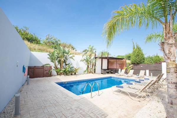 Villa Kanthos - Beautiful 4 Bedroom Protaras Villa with Pool - Close to the Beach