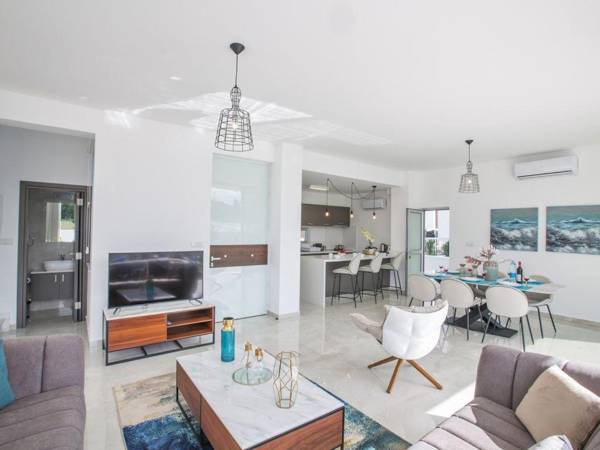 Villa Olive Sun Beautiful Contemporary 3BDR Villa with Private Pool Short Walk To Beach