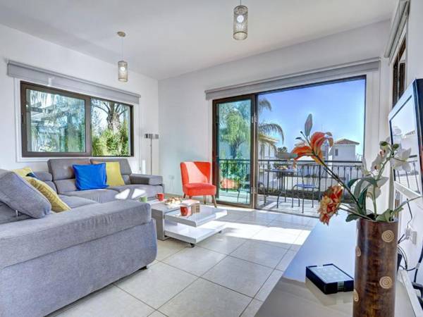 Villa Protaras Paralia Spacious 4BDR Central Protaras Villa Close to Fig Tree Bay Beach