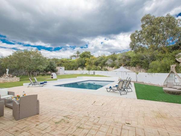 Villa Konnos View Stunning 6BDR Villa with Private Pool Close to Konnos Beach