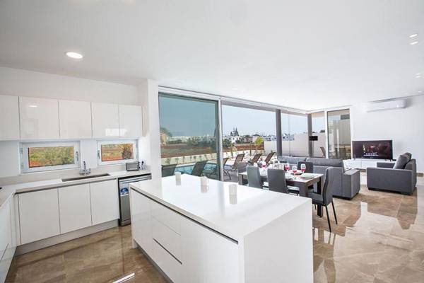 Villa Manta Platina - Brand New Luxury 3 Bedroom Protaras Villa with Private Pool