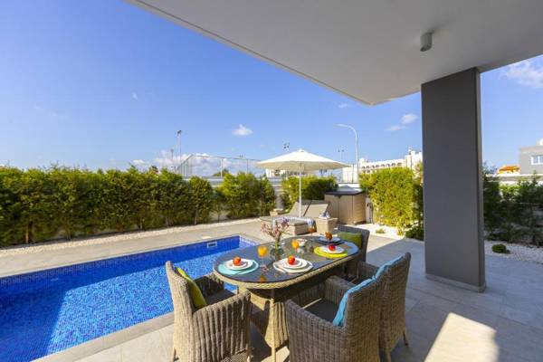 Pernera Beach Villa