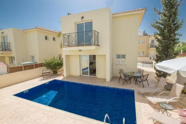 Villa Cl42 Lovely 3bdr Pernera Villa with Pool 5 minute walk to Kalamies Beach