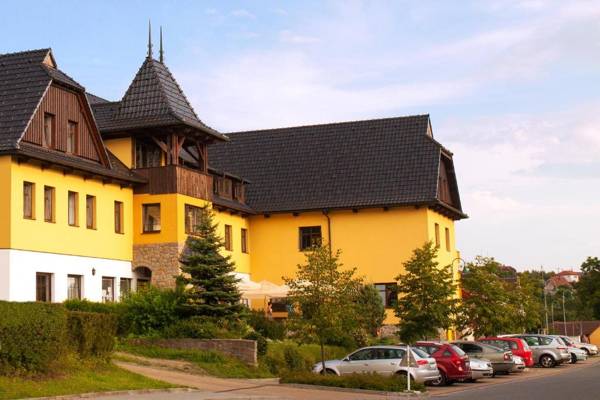 Valašský Hotel a Pivní lázně OGAR