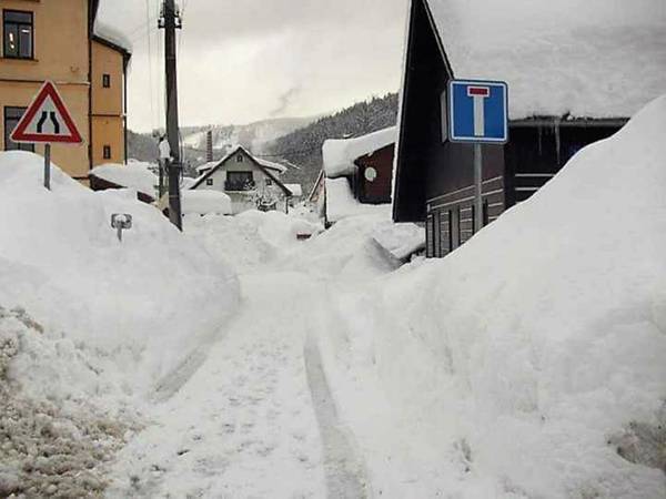 Modern Holiday Home in Cerný Dul with Private Garden