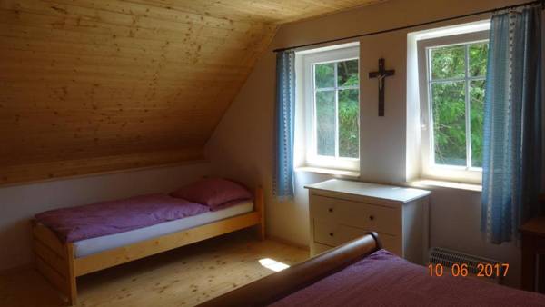 Chaloupka za potůčkem