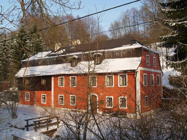 Beautiful group accommodation for summer or winter in the middle of the Krkonose nature reserve.