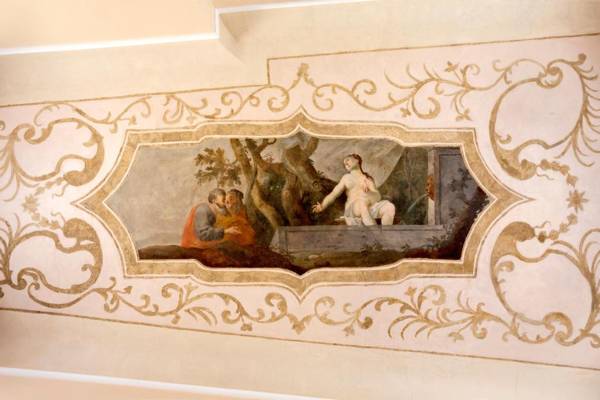 Iron Gate Hotel & Suites