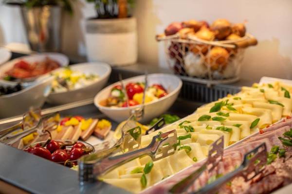 Hotel Leonardo & Bookquet Prague