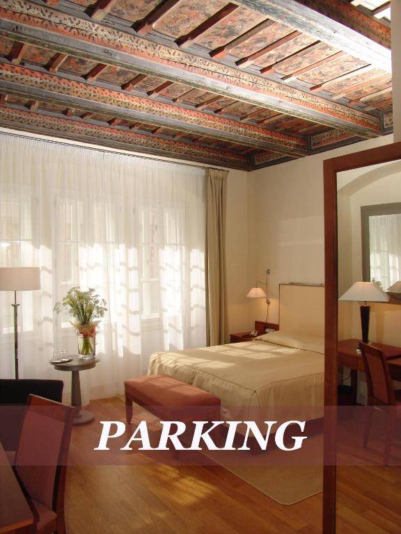 The Golden Wheel Hotel