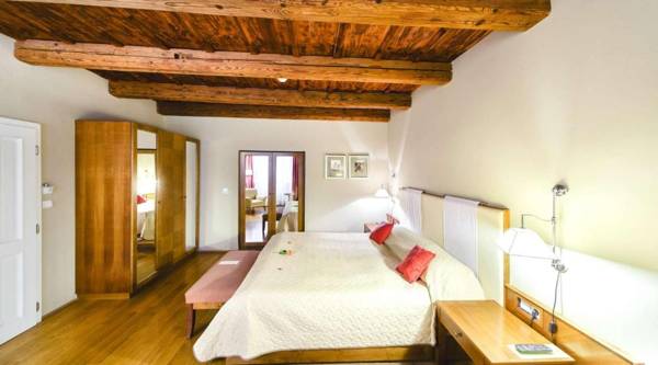 The Golden Wheel Hotel