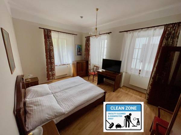 Hostel Little Quarter