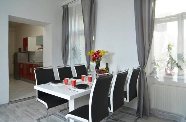 Navratilova Apartments