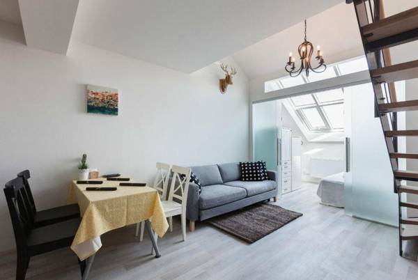 Kent Ridge Loft Sokolska