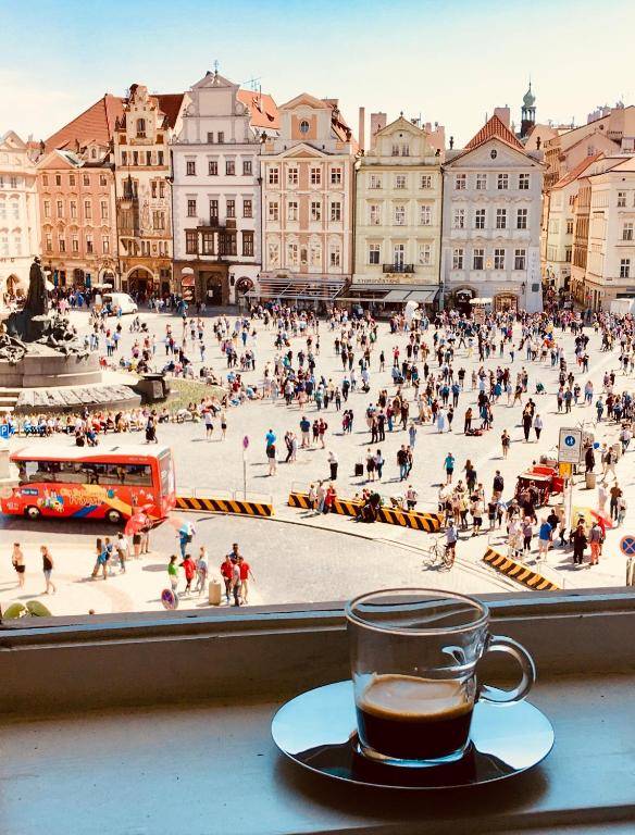 The Old Town Square & Parizska Apartments