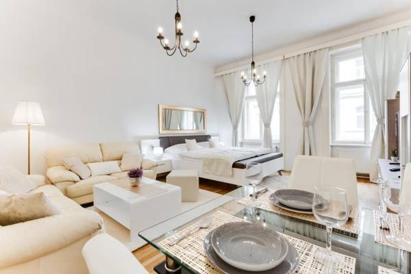 Diamond Riverside Apartment in the Heart of Prague