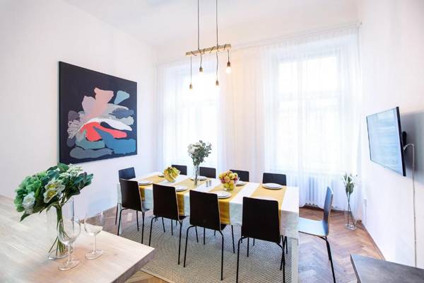 5BR 2BATH family APT 5mins to Wenceslas square
