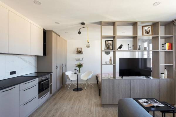 Minimalist Studio in Vinohrady by Prague Days