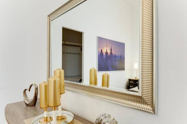 OLD TOWN ROYAL APARTMENT WITH GIANT TERRACE