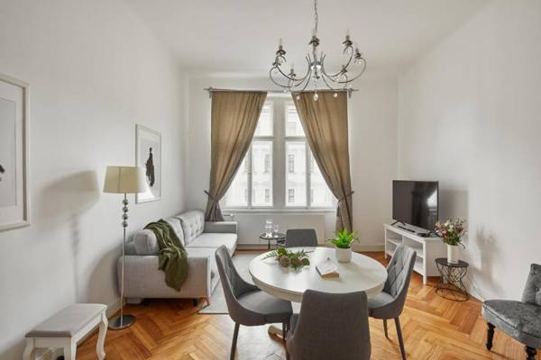 Deluxe Apartment in Lesser Town by Prague Days