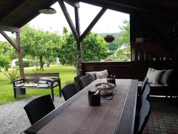 MiJa apartmán s VINNÝM SKLÍPKEM zahradou a grilem