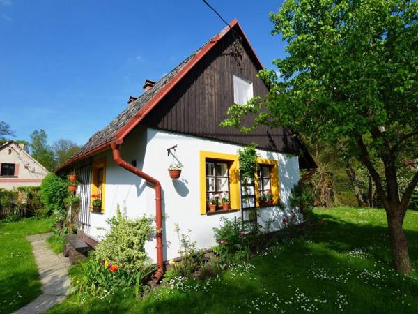 Cozy Holiday Home in Knežice with Large Garden