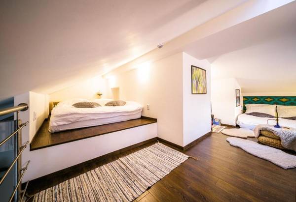 Rooftop Triplex Apartment in Centre