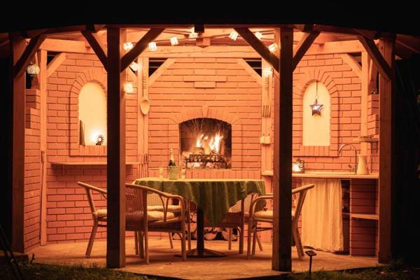 Apartment with private hot tub and garden