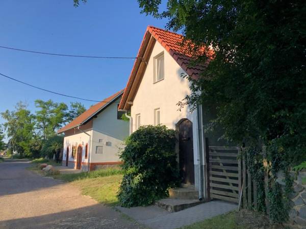 Sklípek-chatka Dobré Pole