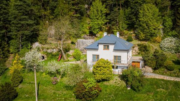 Apartmán pod skálou