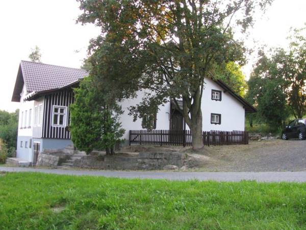 Holiday home located in a quiet authentic mountain village with a view of the surrounding hills.