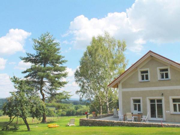 Comfortable Holiday Home in Milire with Forest Nearby