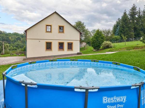 Spacious Holiday Home in Lampertice with Swimming Pool