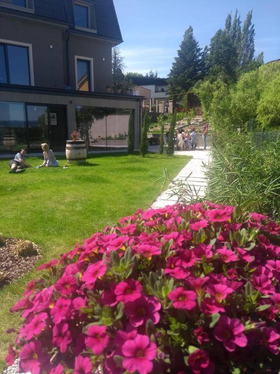 VILLA BRICOLA - Boutique Apartments