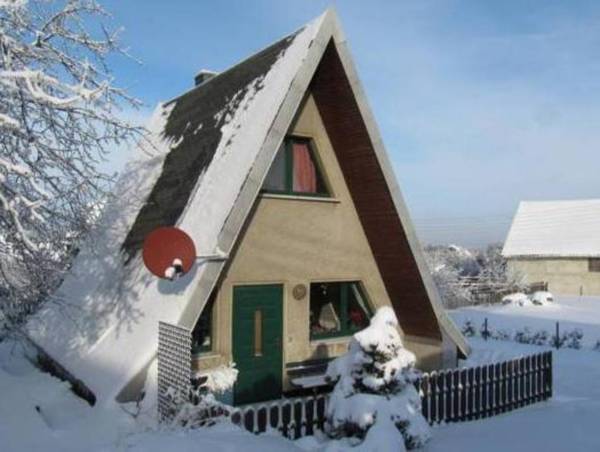Cosy A-frame house in the Harz with stove private terrace and garden