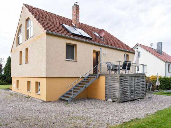 Family-friendly Apartment in Kalkhorst near Beach