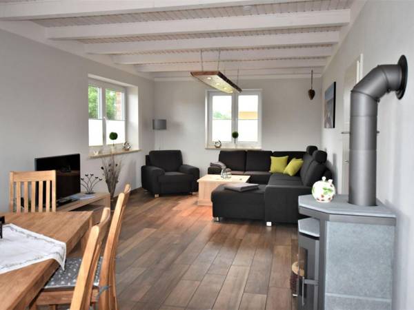 Cozy Holiday Home in Groß Schwansee with Sauna