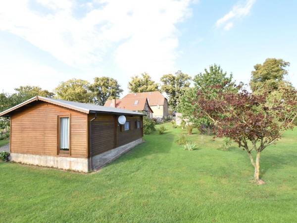 Lovely Bungalow near Sea in Elmenhorst
