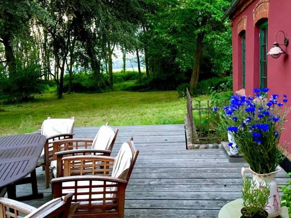 Gorgeous Apartment with Terrace Garden Garden Furniture