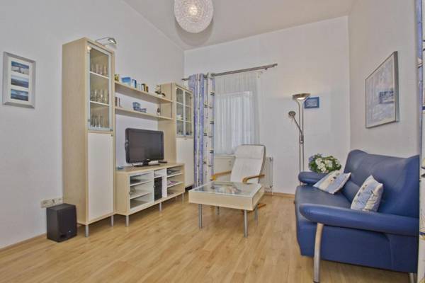 Villa Käthe FeWo 04  keine Haustiere inklusive Sauna und Schwimmbadnutzung im AHOI Sellin