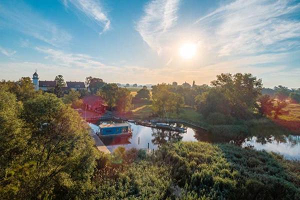 Hafenresort Karnin _ Hausboot Selma